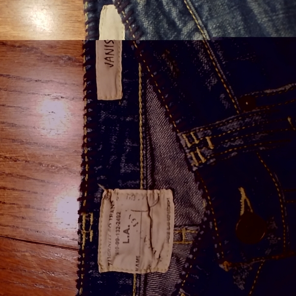 Traverniti So Blue Jeans With With Purple Embroidered Back Pockets Size 29 - Picture 10 of 11